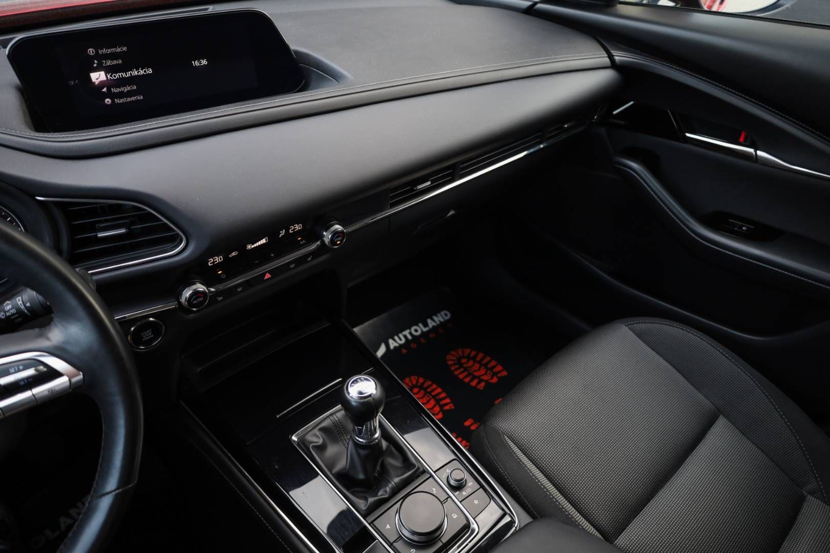 Mazda-CX-30-e-Skyactiv-G122-Exclusive-line-23