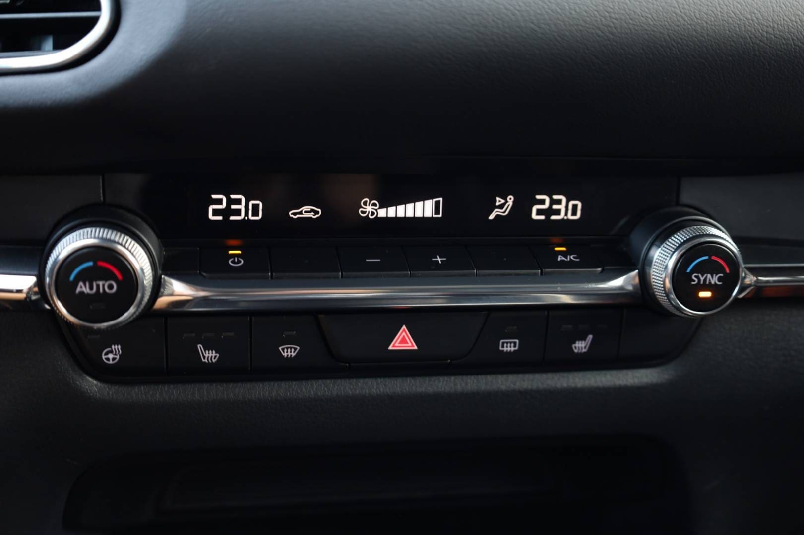 Mazda-CX-30-e-Skyactiv-G122-Exclusive-line-32