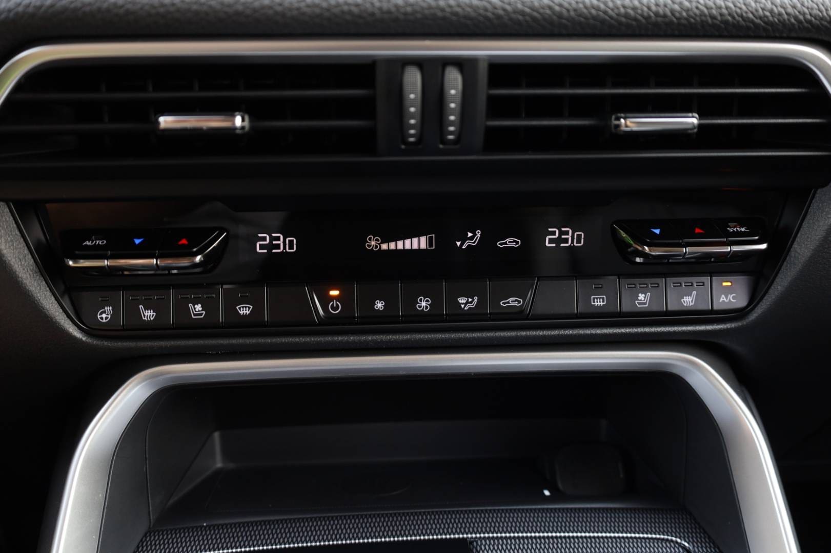 Mazda-CX-60-33-e-Skyactiv-D254-mHEV-Homura-AWD-AT-31