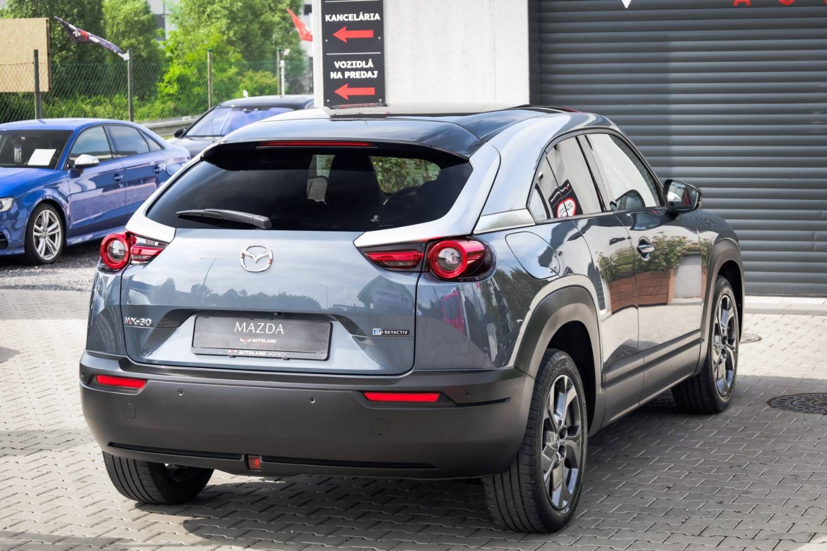 Mazda-MX-30-e-Skyactiv-First-Edition-Luxury-Vintage-6