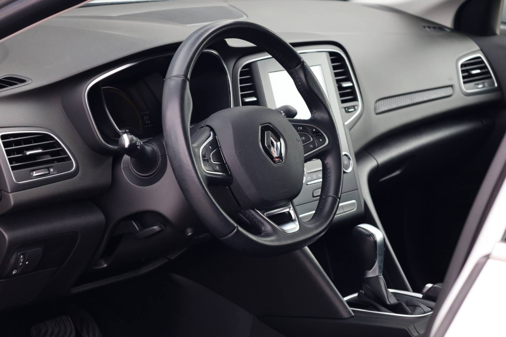 Renault-Megane-15-Blue-dCi-115-Business-EDC-11