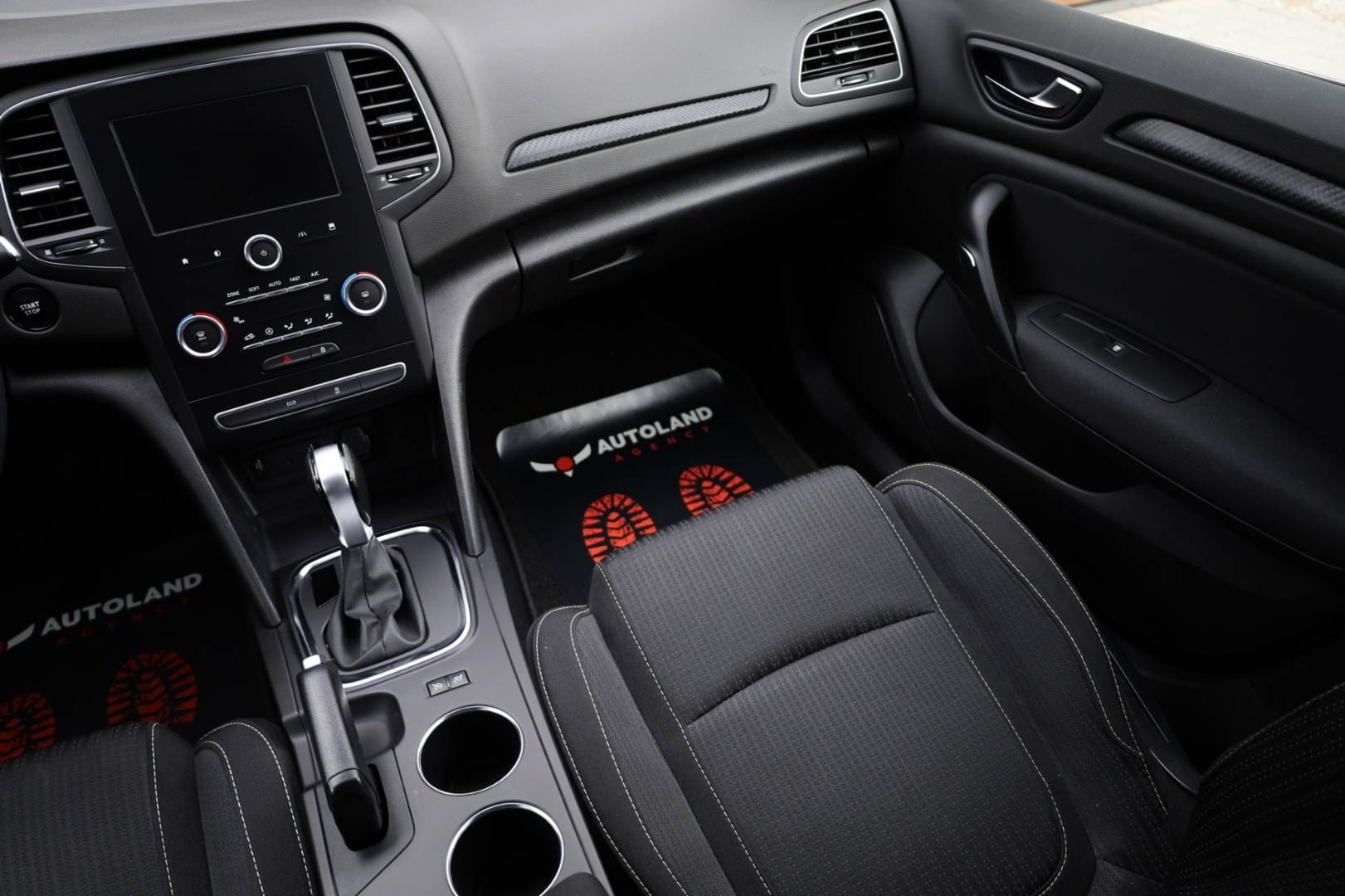 Renault-Megane-15-Blue-dCi-115-Business-EDC-13