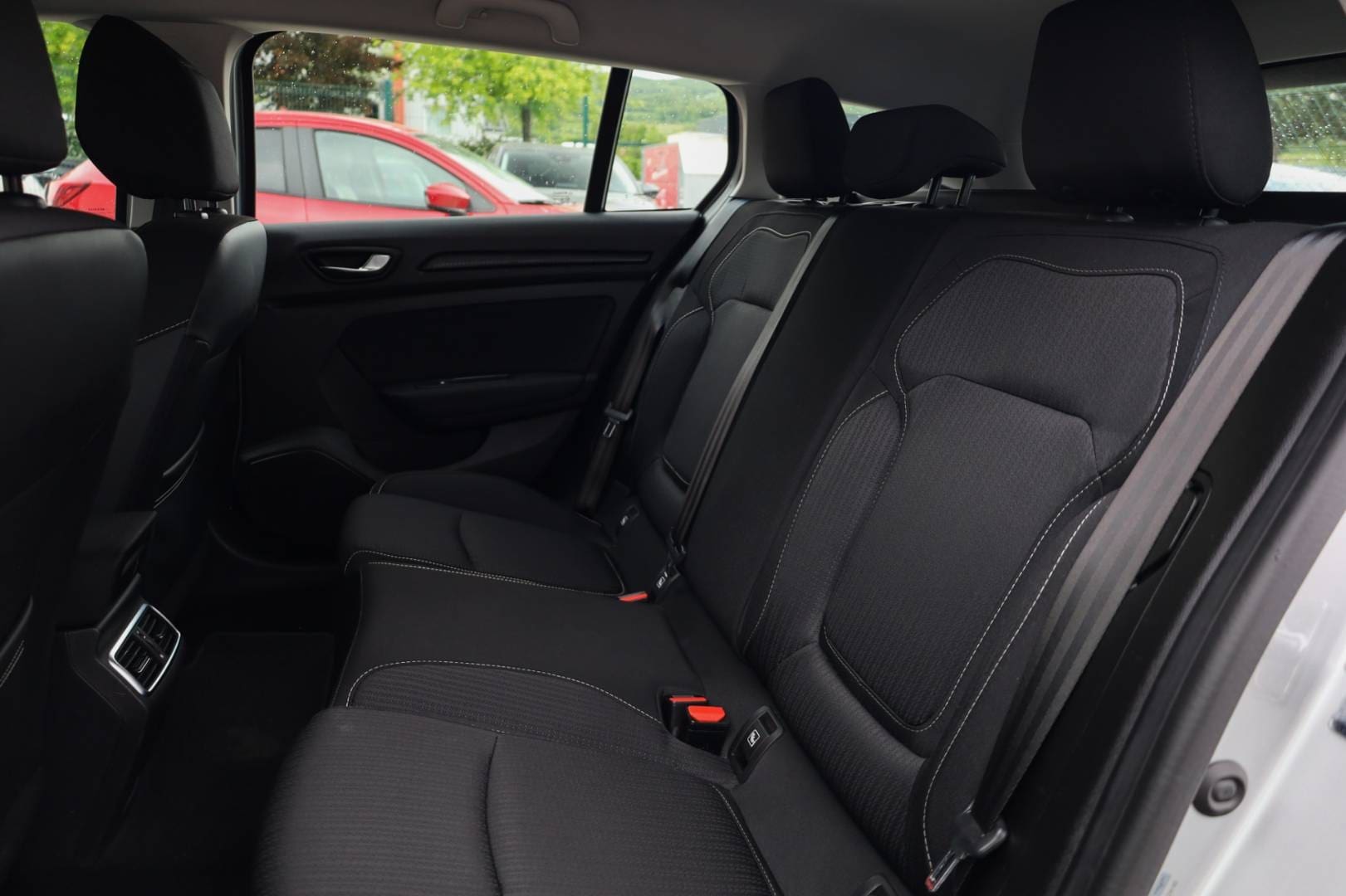 Renault-Megane-15-Blue-dCi-115-Business-EDC-40