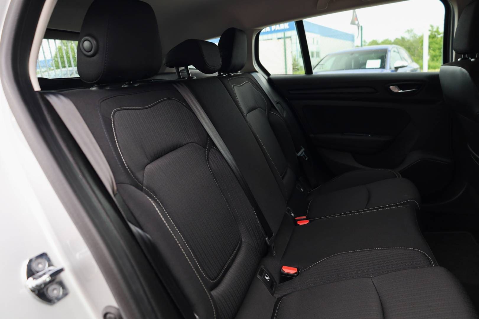 Renault-Megane-15-Blue-dCi-115-Business-EDC-43
