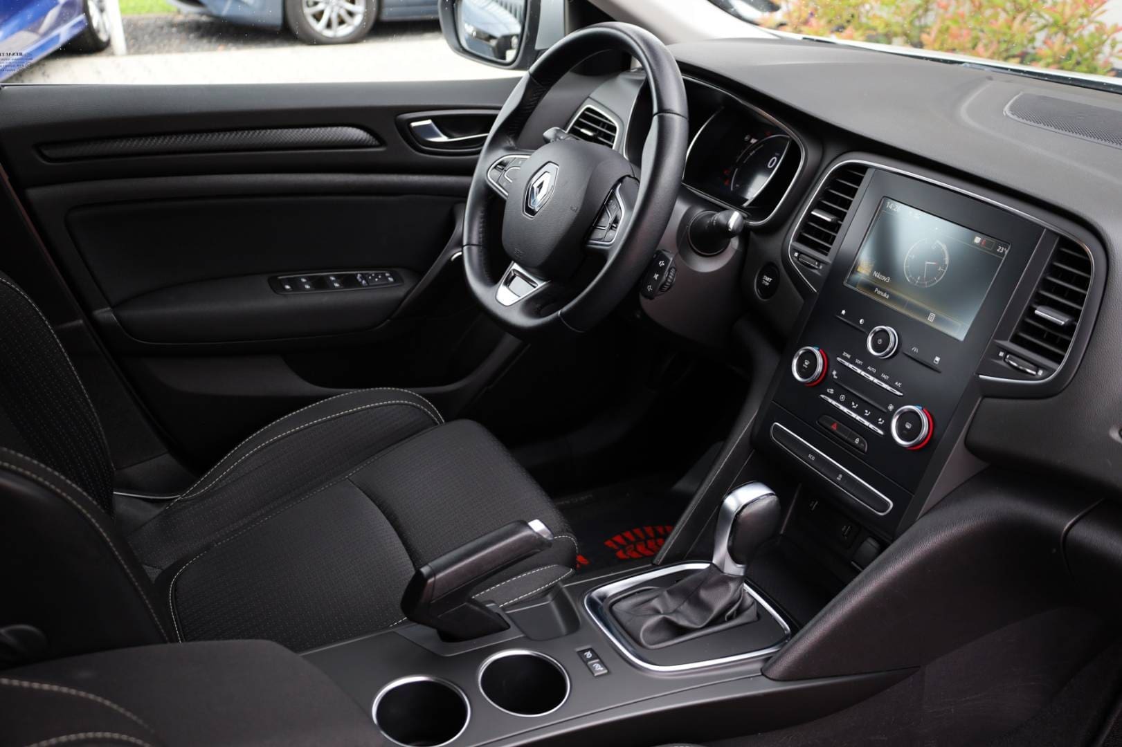 Renault-Megane-15-Blue-dCi-115-Business-EDC-45