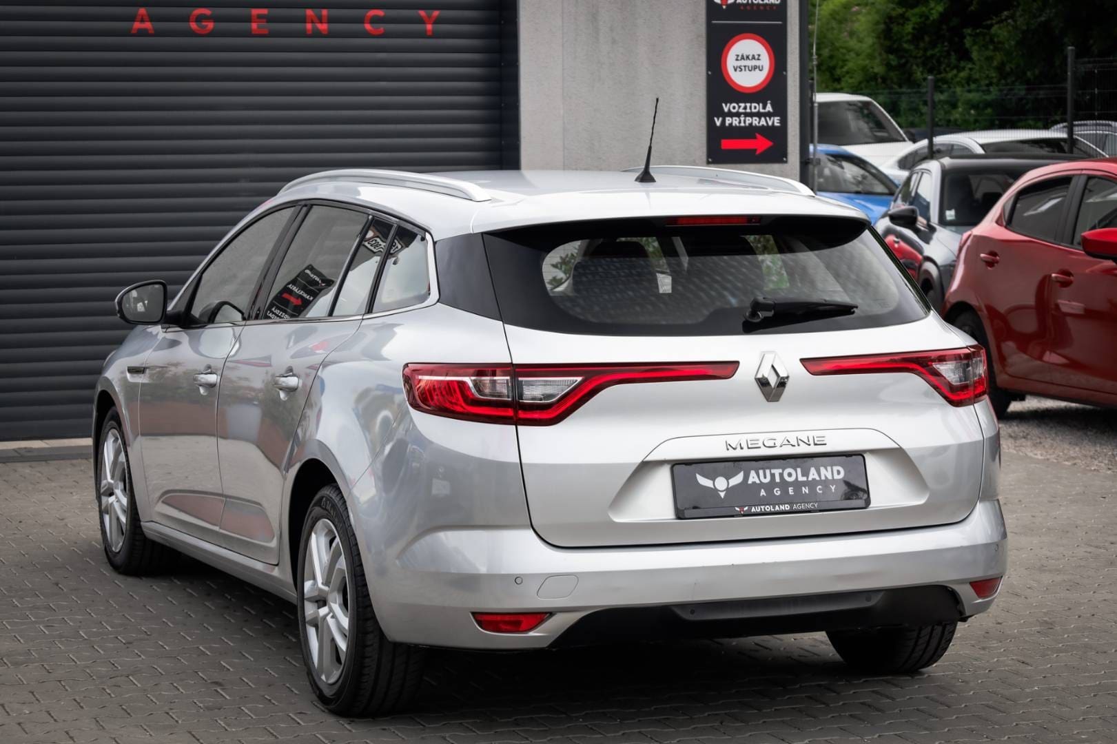 Renault-Megane-15-Blue-dCi-115-Business-EDC-9