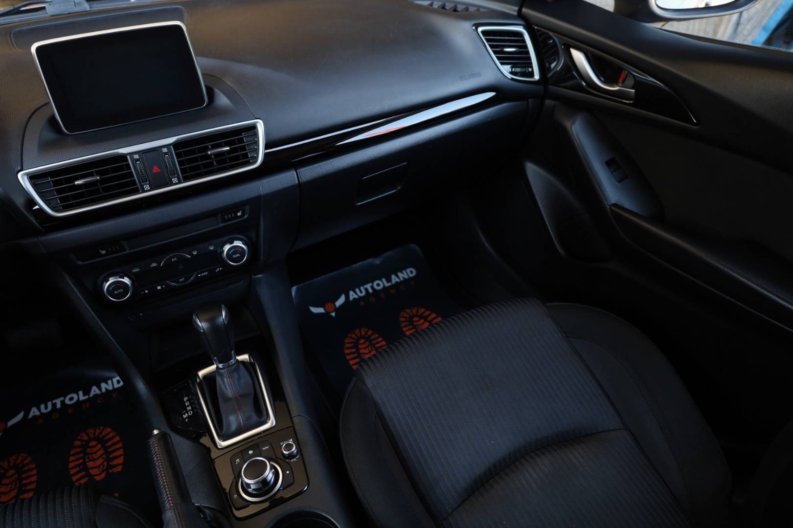 Mazda-3-20-Skyactiv-G120-Attraction-AT-12