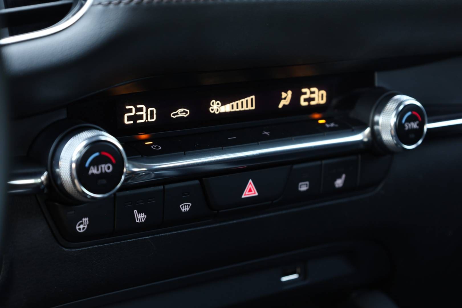 Mazda-3-20-Skyactiv-G122-PlusSafety-30