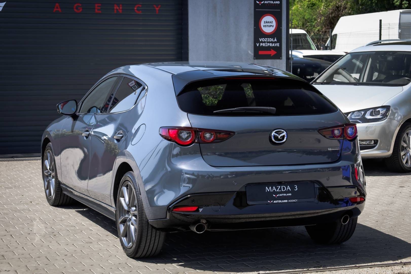 Mazda-3-20-Skyactiv-G122-PlusStyleSafety-AT-9