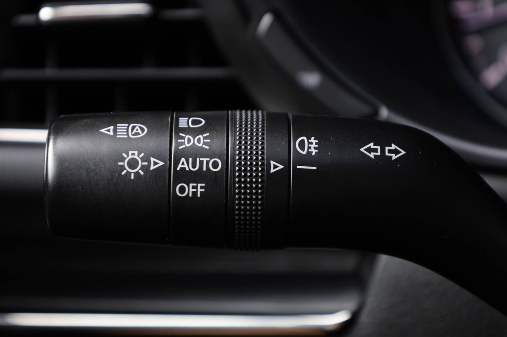 Mazda-3-20-Skyactiv-G122-PlusStyleSoundSafety-AT-19