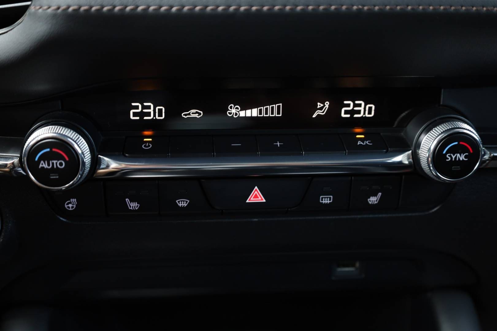 Mazda-3-20-Skyactiv-G122-PlusStyleSoundSafety-AT-33