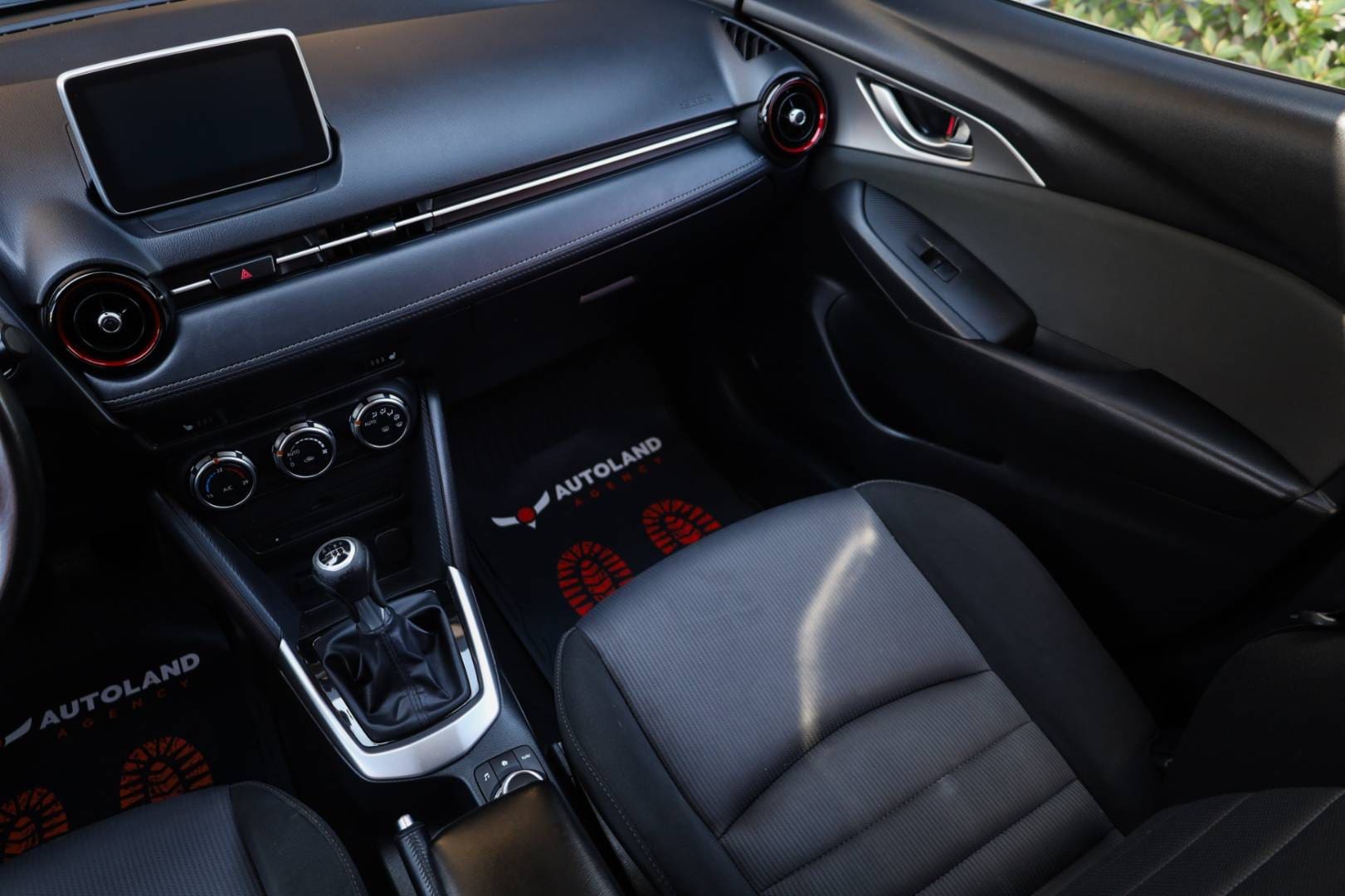 Mazda-CX-3-20-Skyactiv-G120-Attraction-13