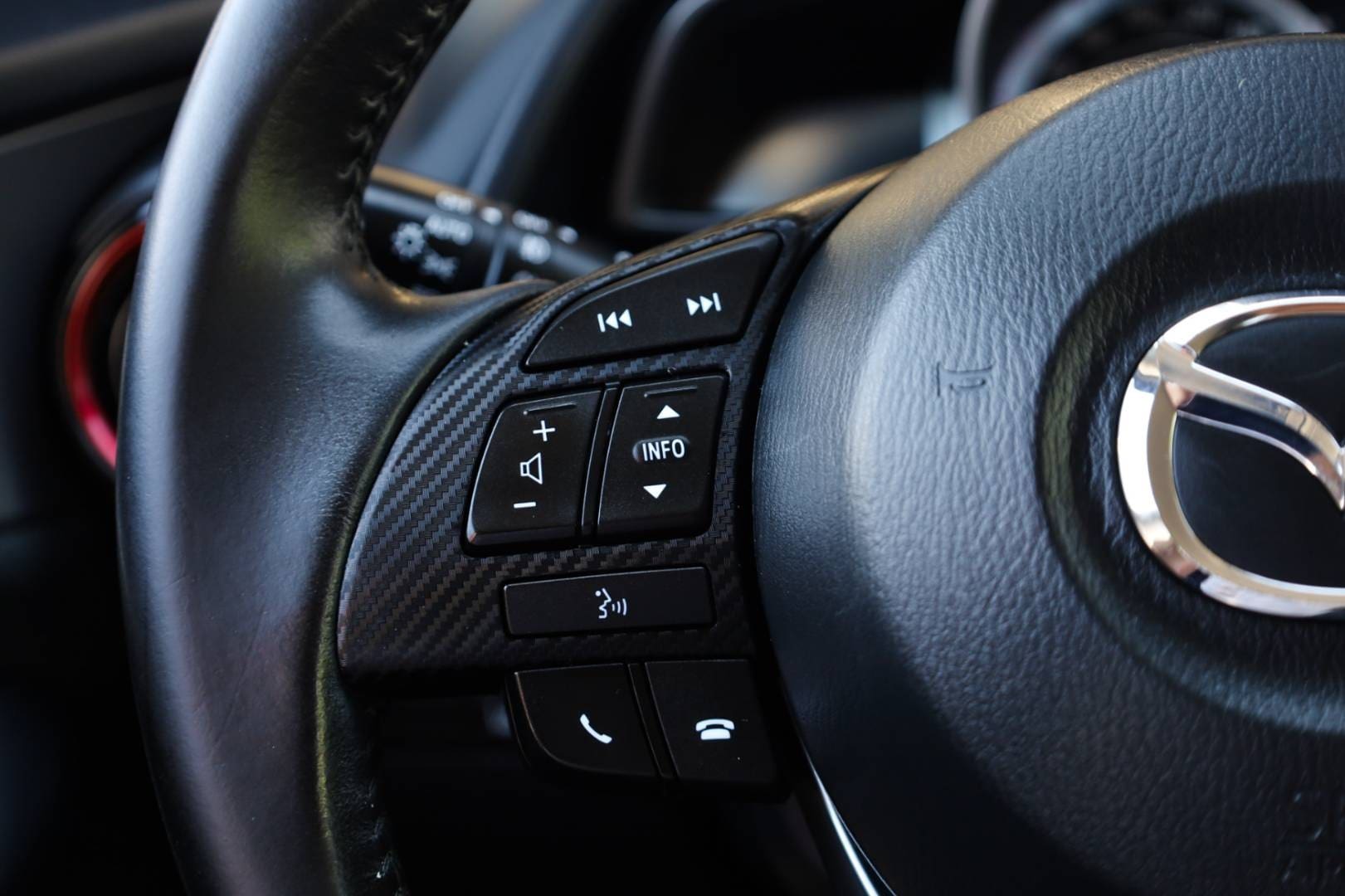 Mazda-CX-3-20-Skyactiv-G120-Attraction-17