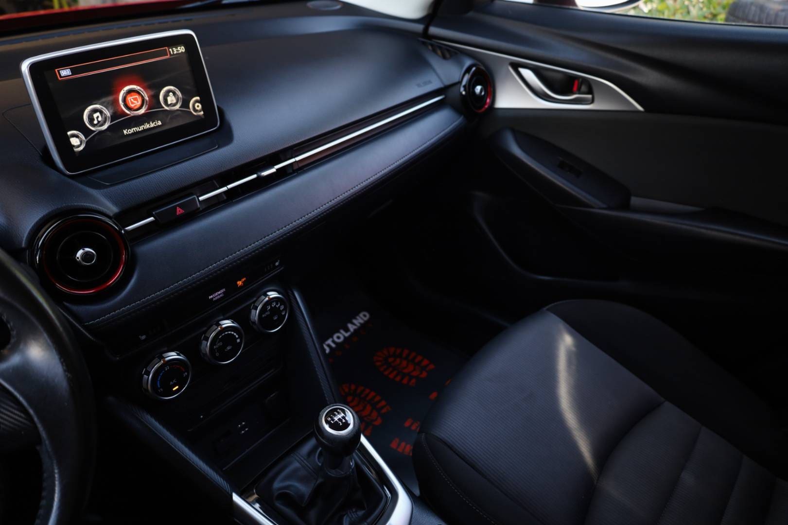 Mazda-CX-3-20-Skyactiv-G120-Attraction-22