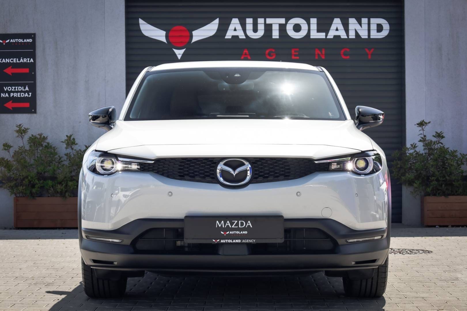 Mazda-MX-30-e-Skyactiv-EV-Advantage-2