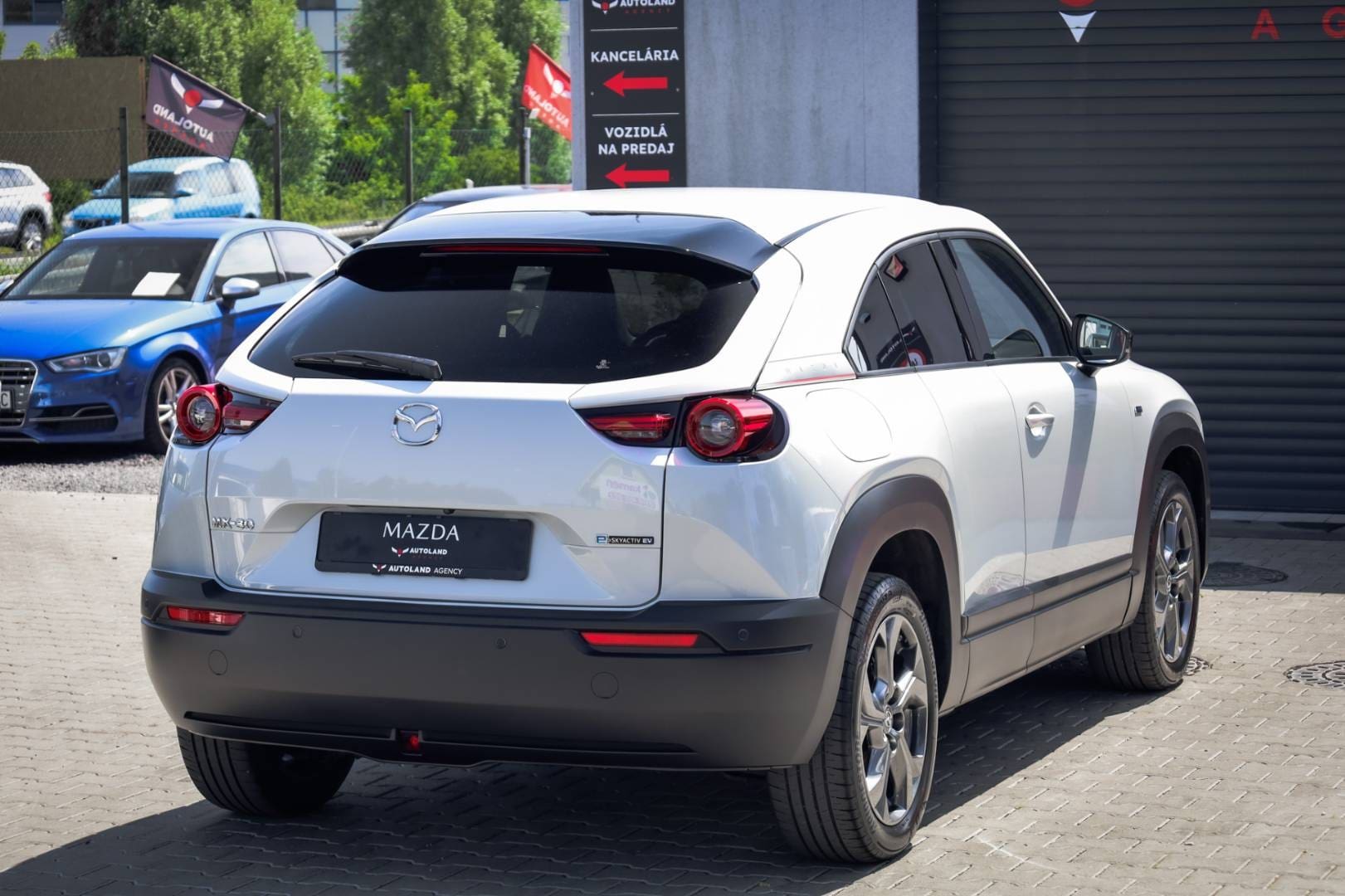 Mazda-MX-30-e-Skyactiv-EV-Advantage-6