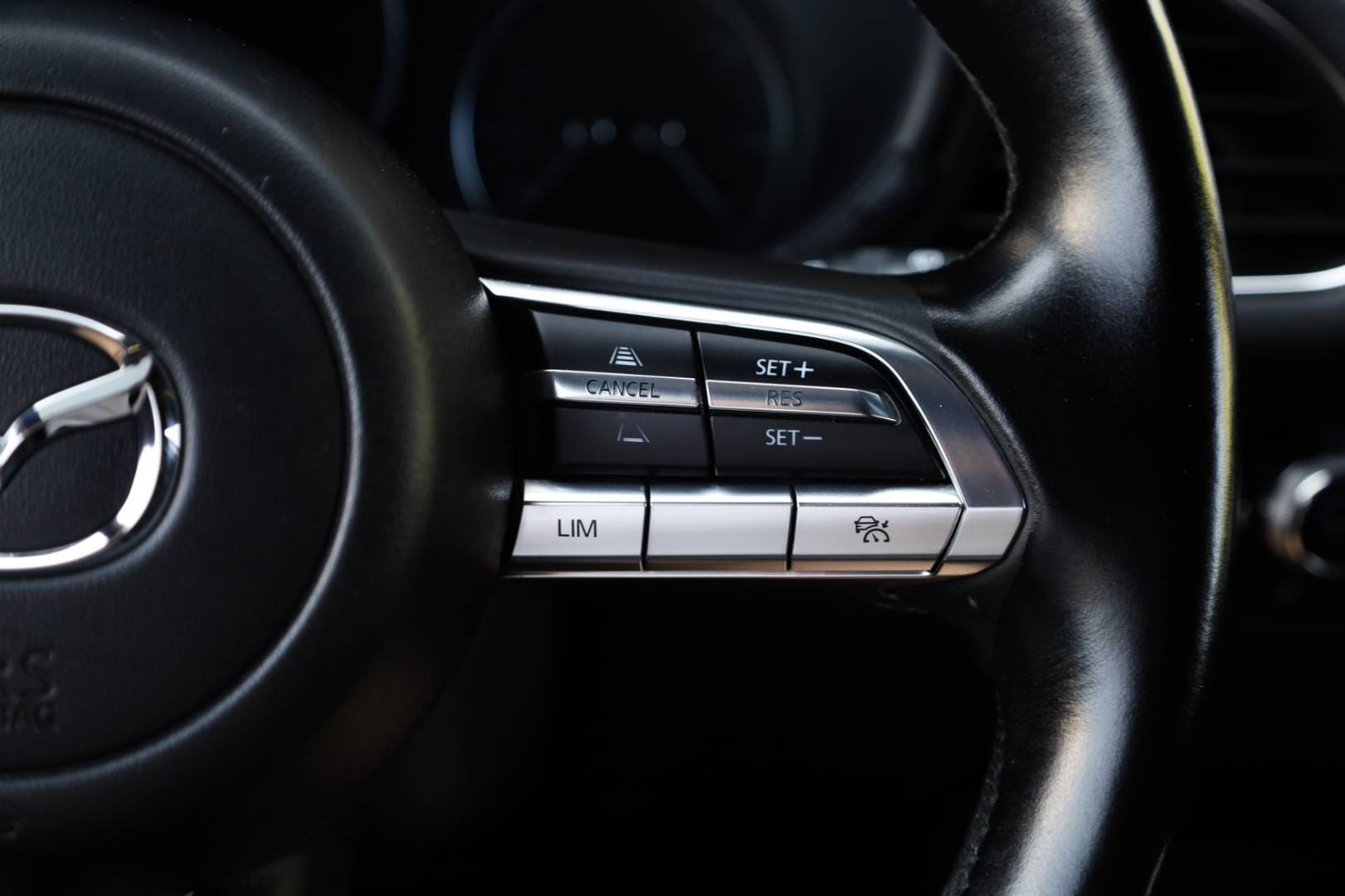 Mazda-3-20-Skyactiv-G122-Homura-PlusSoundSafetyAero-Paket-18