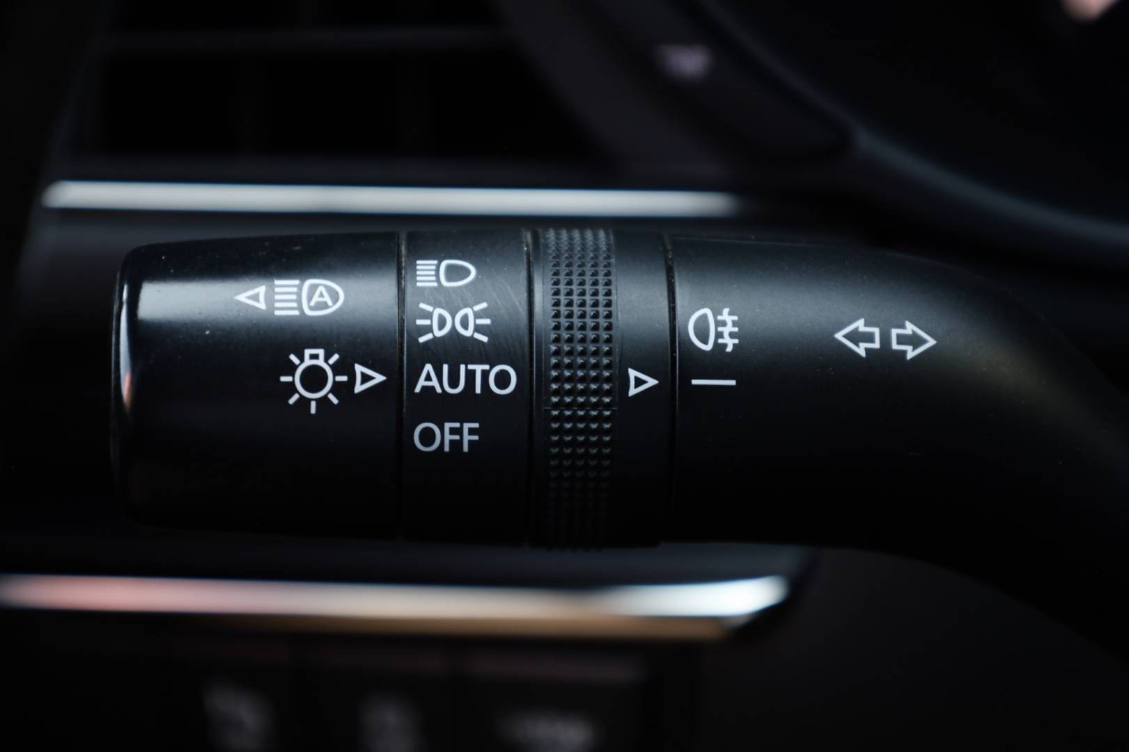 Mazda-3-20-Skyactiv-G122-Homura-PlusSoundSafetyAero-Paket-19