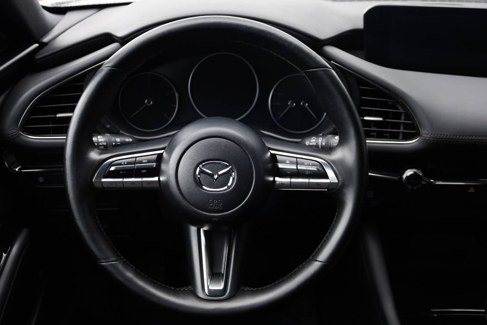 Mazda-3-20-Skyactiv-G122-PlusStyleSafety-16