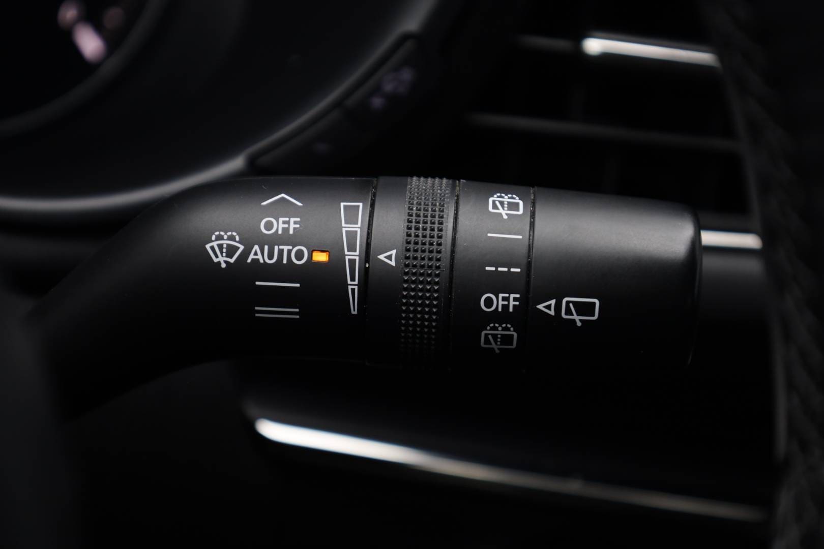 Mazda-3-20-Skyactiv-G122-PlusStyleSafety-20