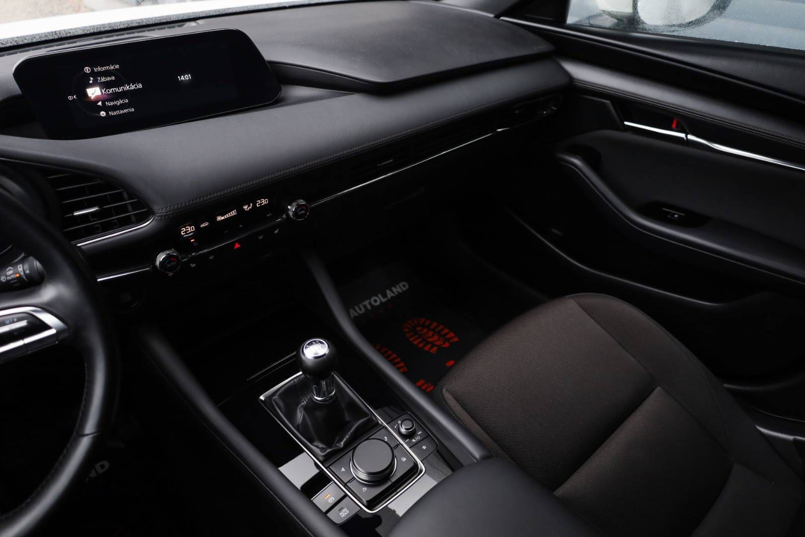 Mazda-3-20-Skyactiv-G122-PlusStyleSafety-23