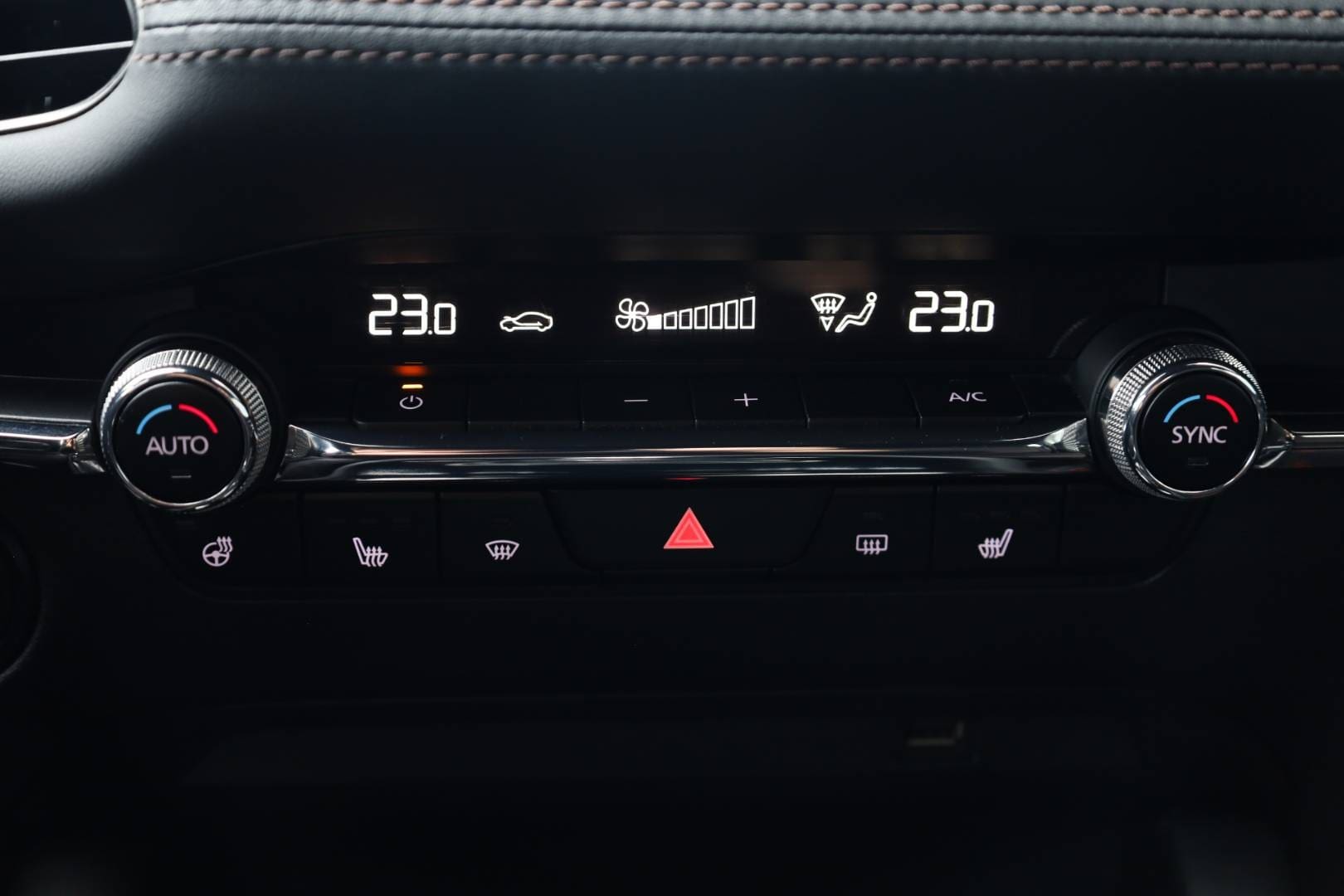 Mazda-3-20-Skyactiv-G122-PlusStyleSafety-33