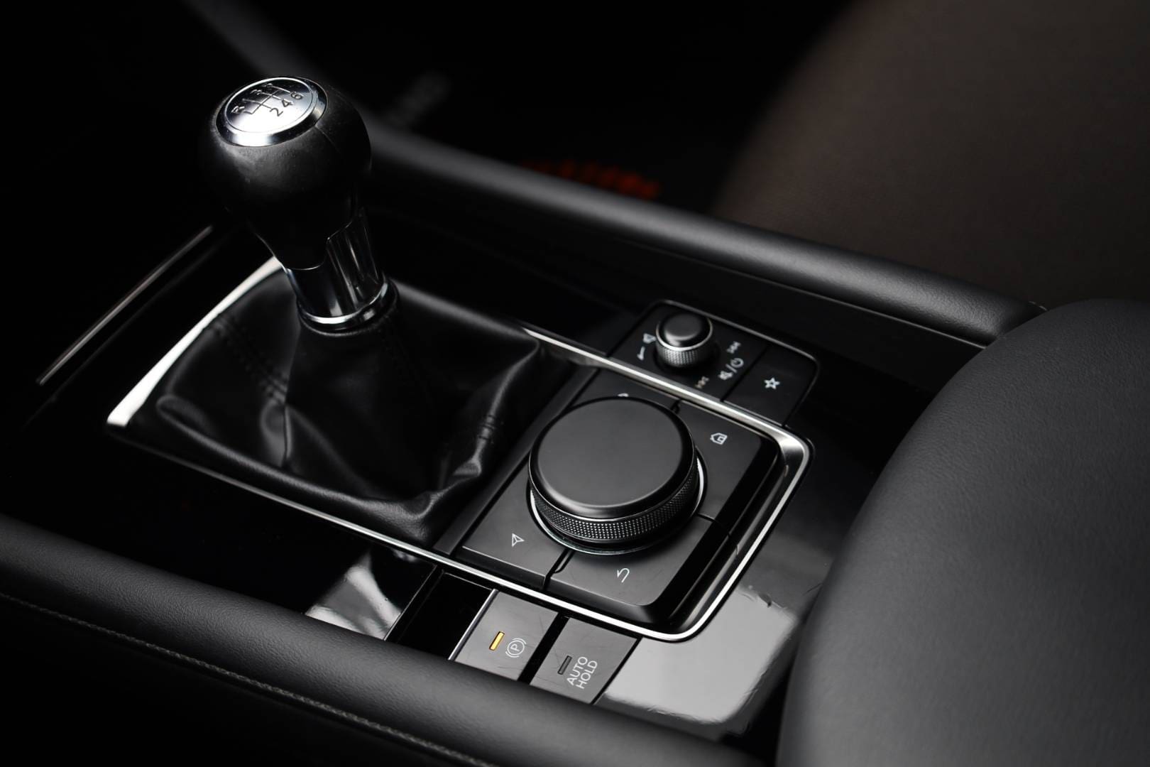 Mazda-3-20-Skyactiv-G122-PlusStyleSafety-34