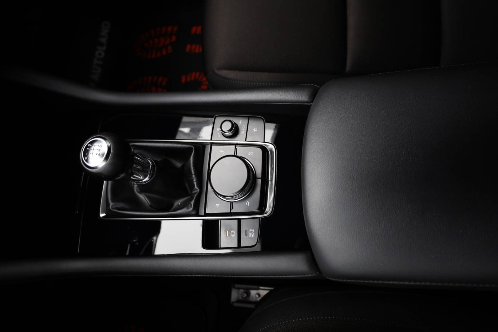 Mazda-3-20-Skyactiv-G122-PlusStyleSafety-35