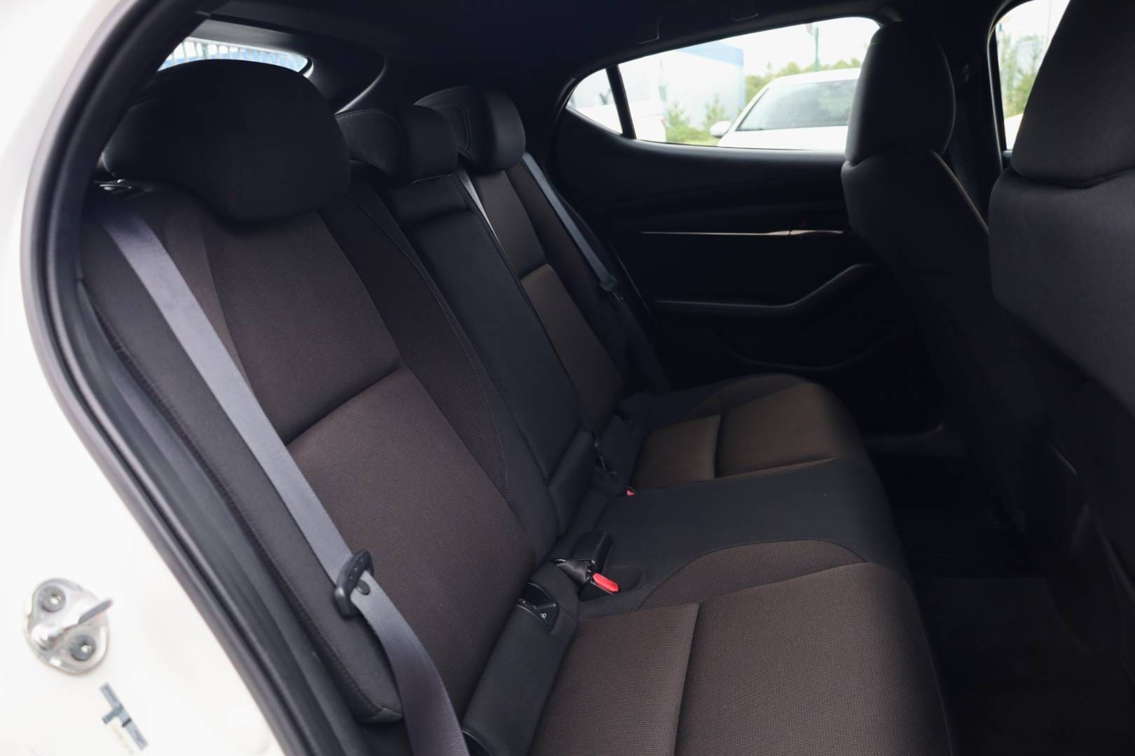 Mazda-3-20-Skyactiv-G122-PlusStyleSafety-43