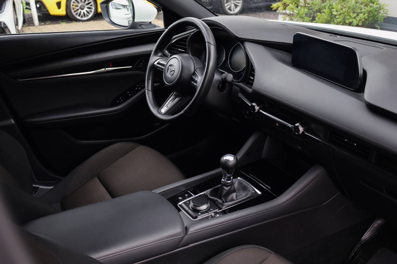 Mazda-3-20-Skyactiv-G122-PlusStyleSafety-45