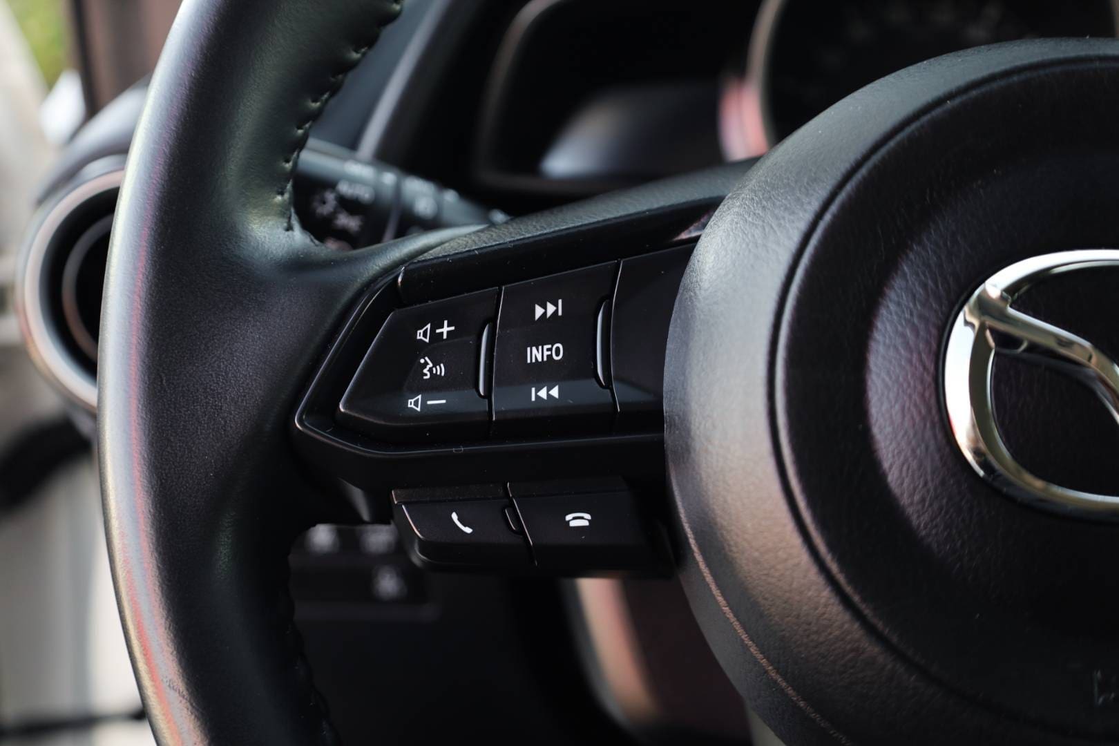 Mazda-2-15-Skyactiv-G90-Takumi-17