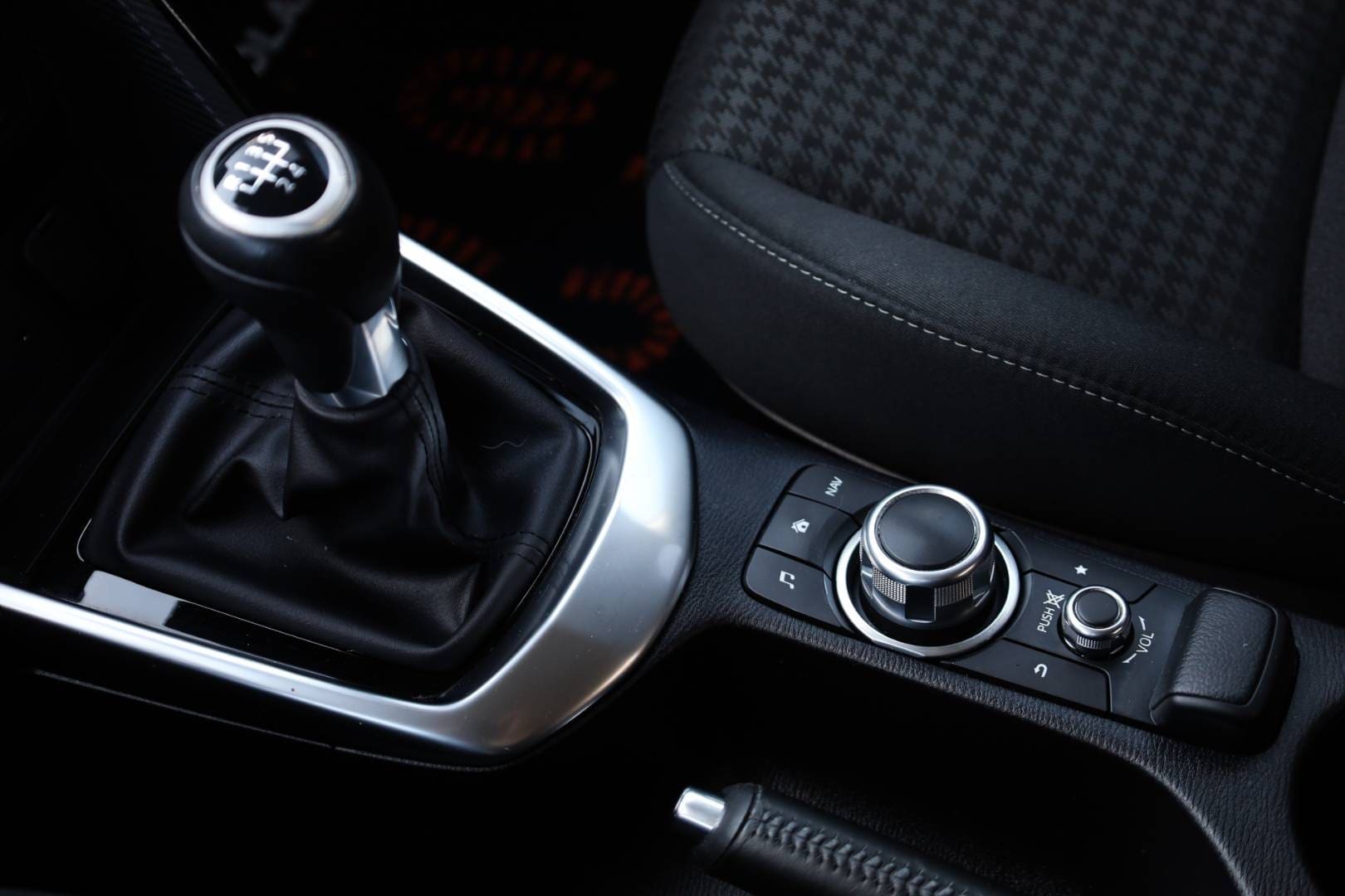 Mazda-2-15-Skyactiv-G90-Takumi-31