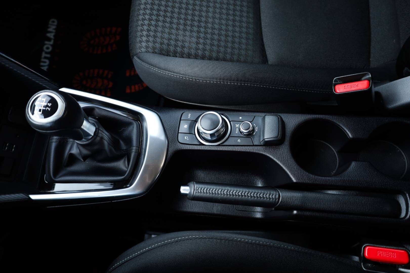 Mazda-2-15-Skyactiv-G90-Takumi-32