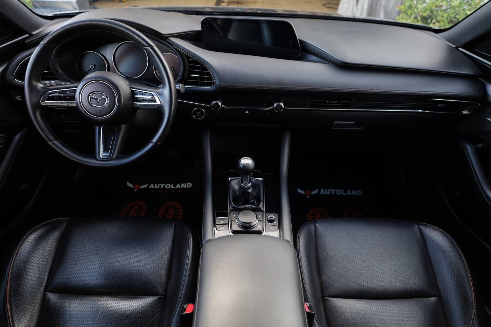 Mazda-3-20-Skyactiv-G122-Homura-12