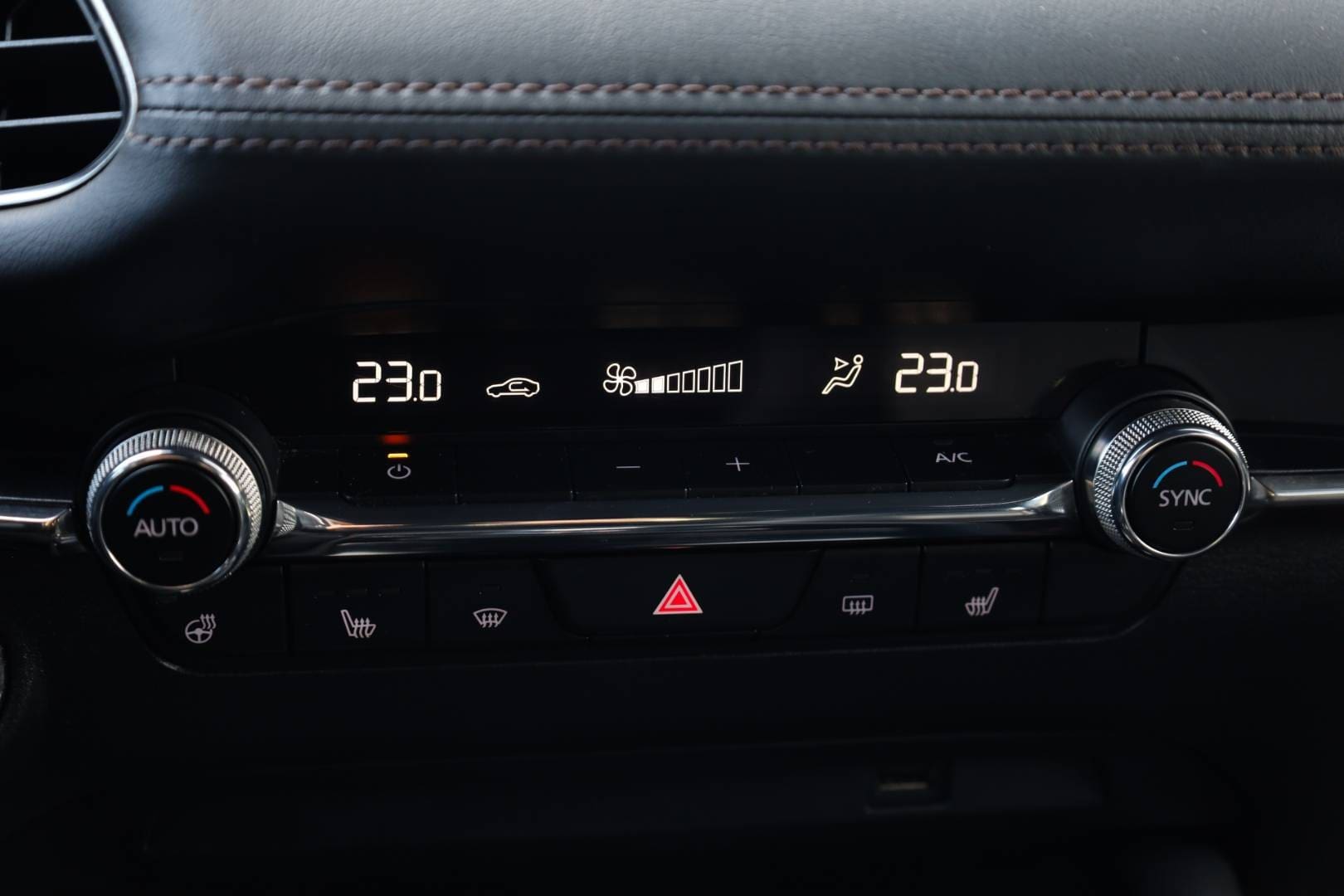 Mazda-3-20-Skyactiv-G122-Homura-33