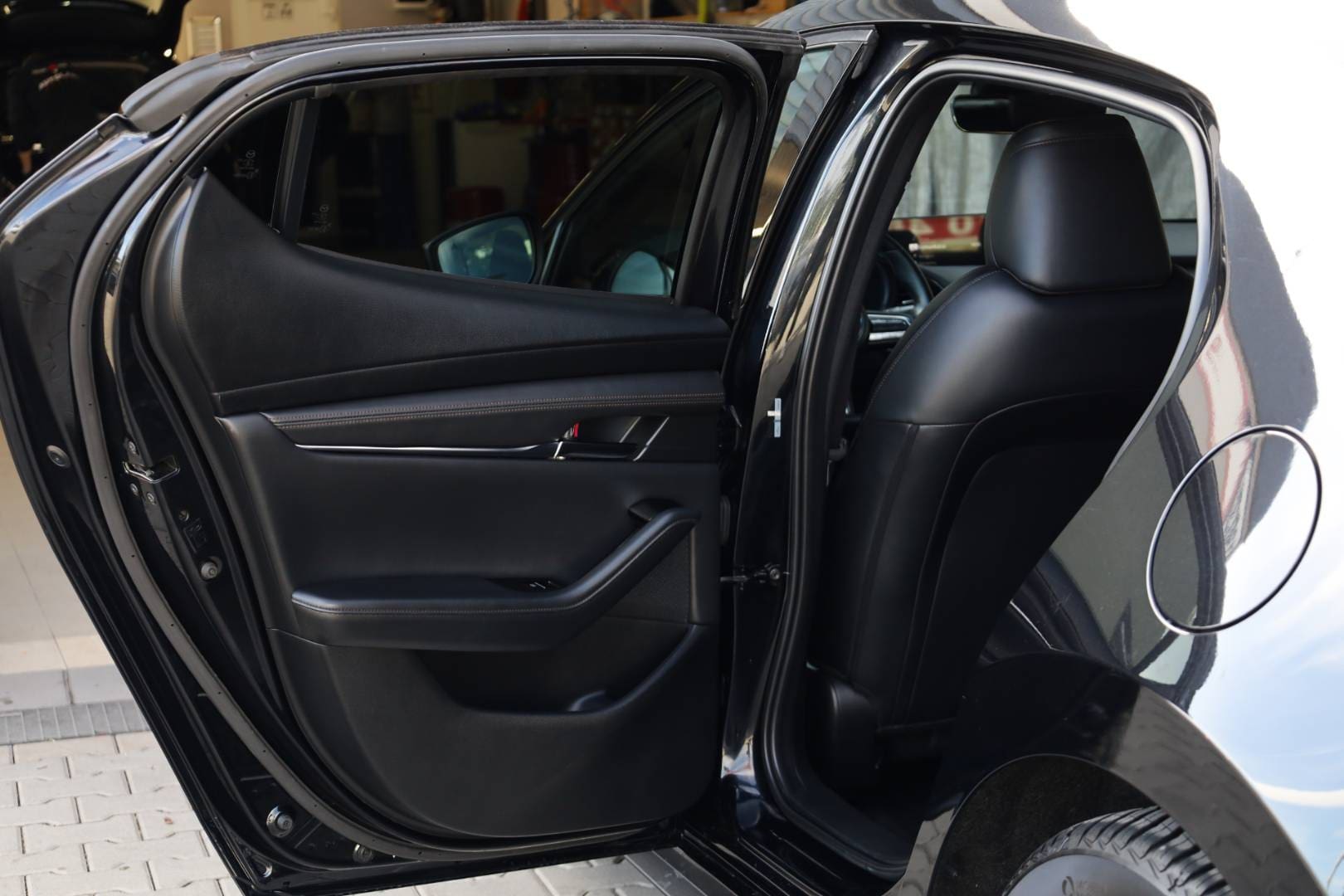 Mazda-3-20-Skyactiv-G122-Homura-40