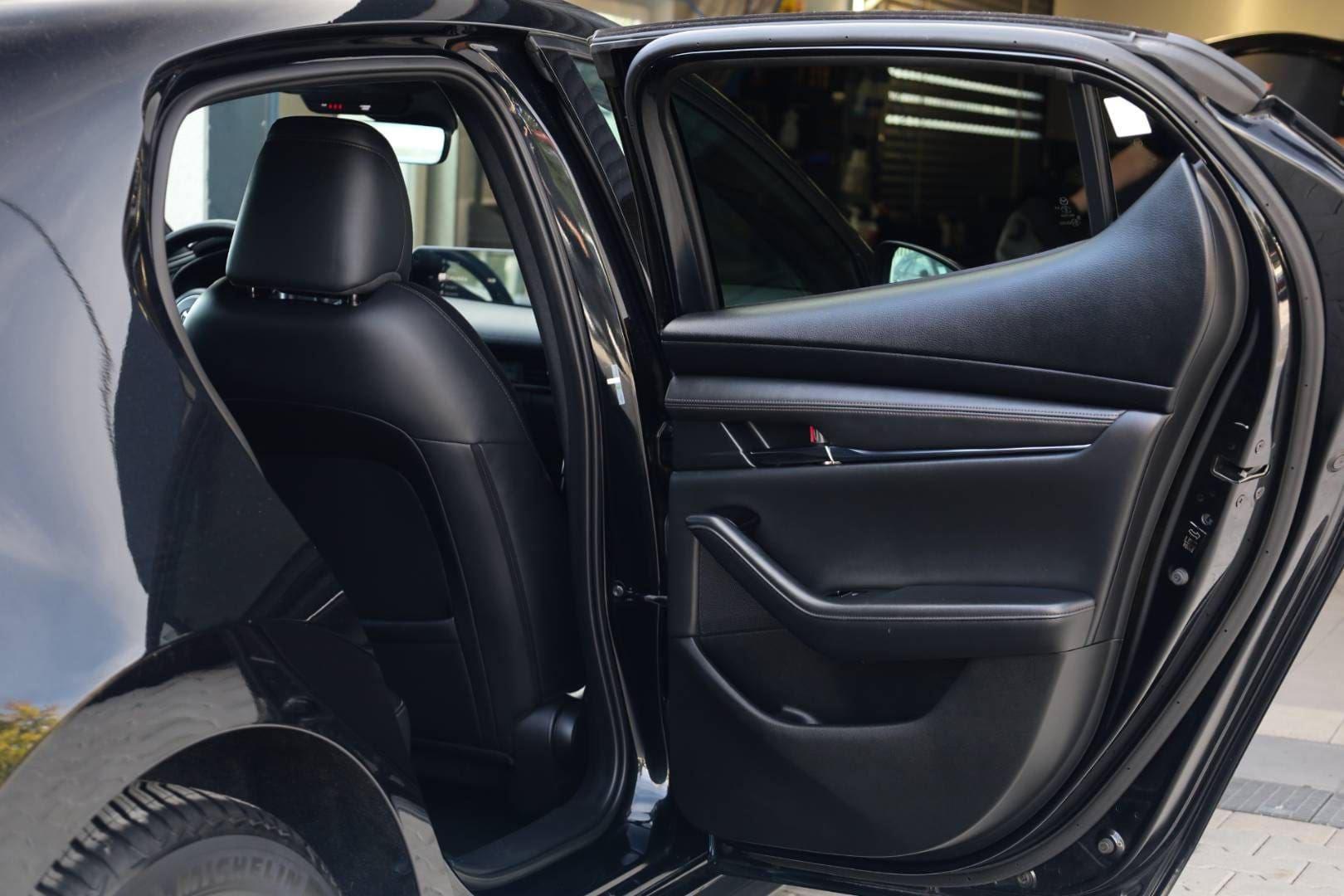 Mazda-3-20-Skyactiv-G122-Homura-44