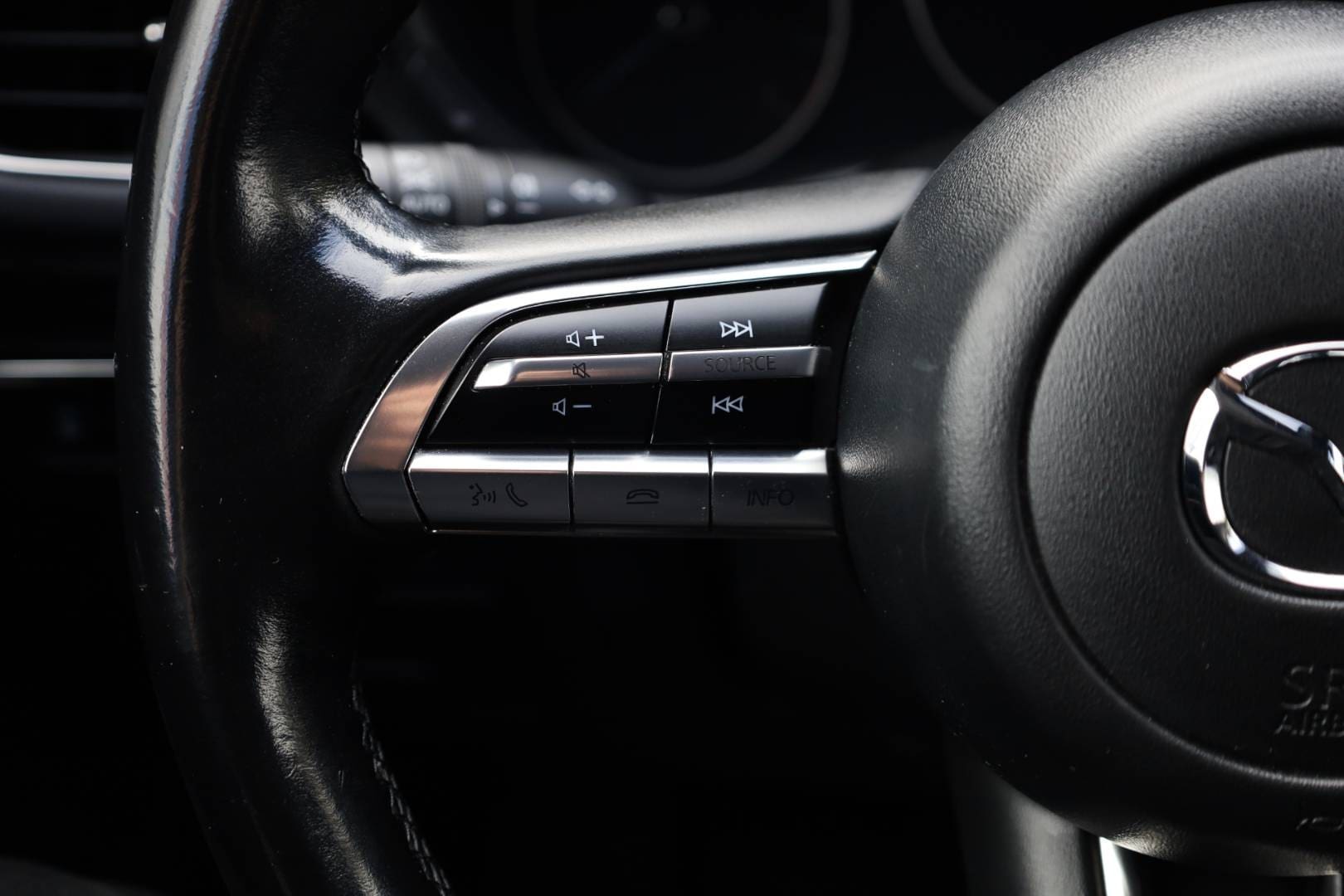 Mazda-3-20-Skyactiv-G150-PlusSafety-AT-17