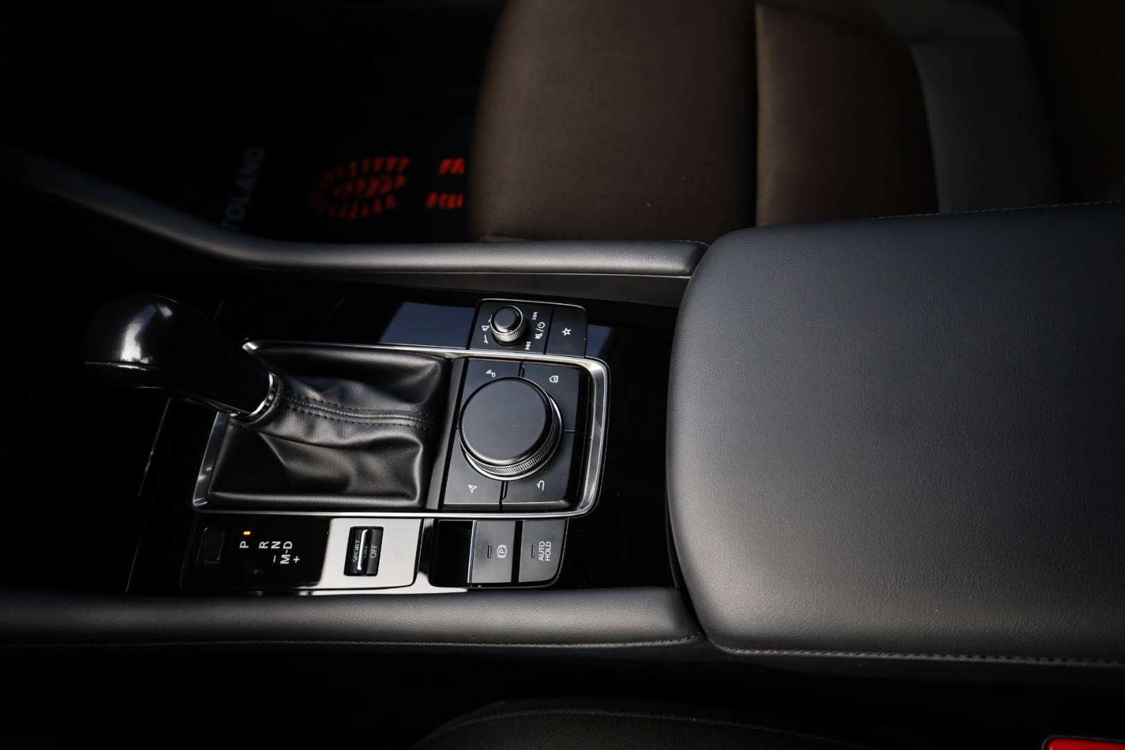 Mazda-3-20-Skyactiv-G150-PlusSafety-AT-34