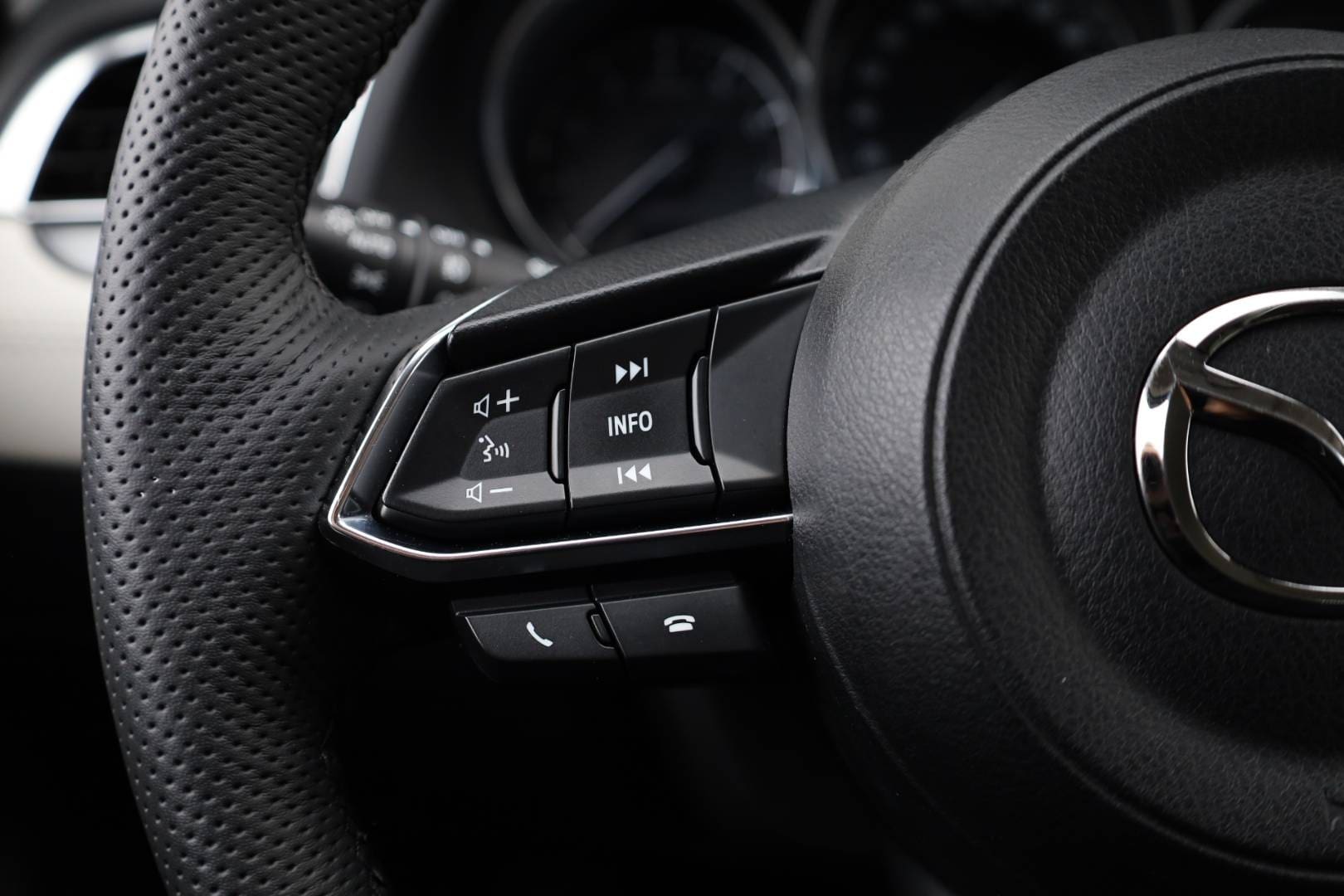 Mazda-6-25-Skyactiv-G-Revolution-TOP-AT-18