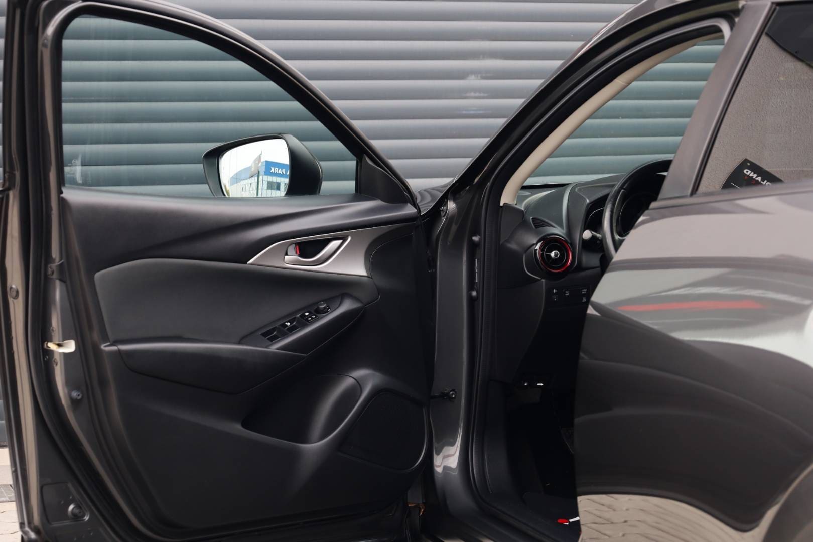 Mazda-CX-3-20-Skyactiv-G120-Attraction-10