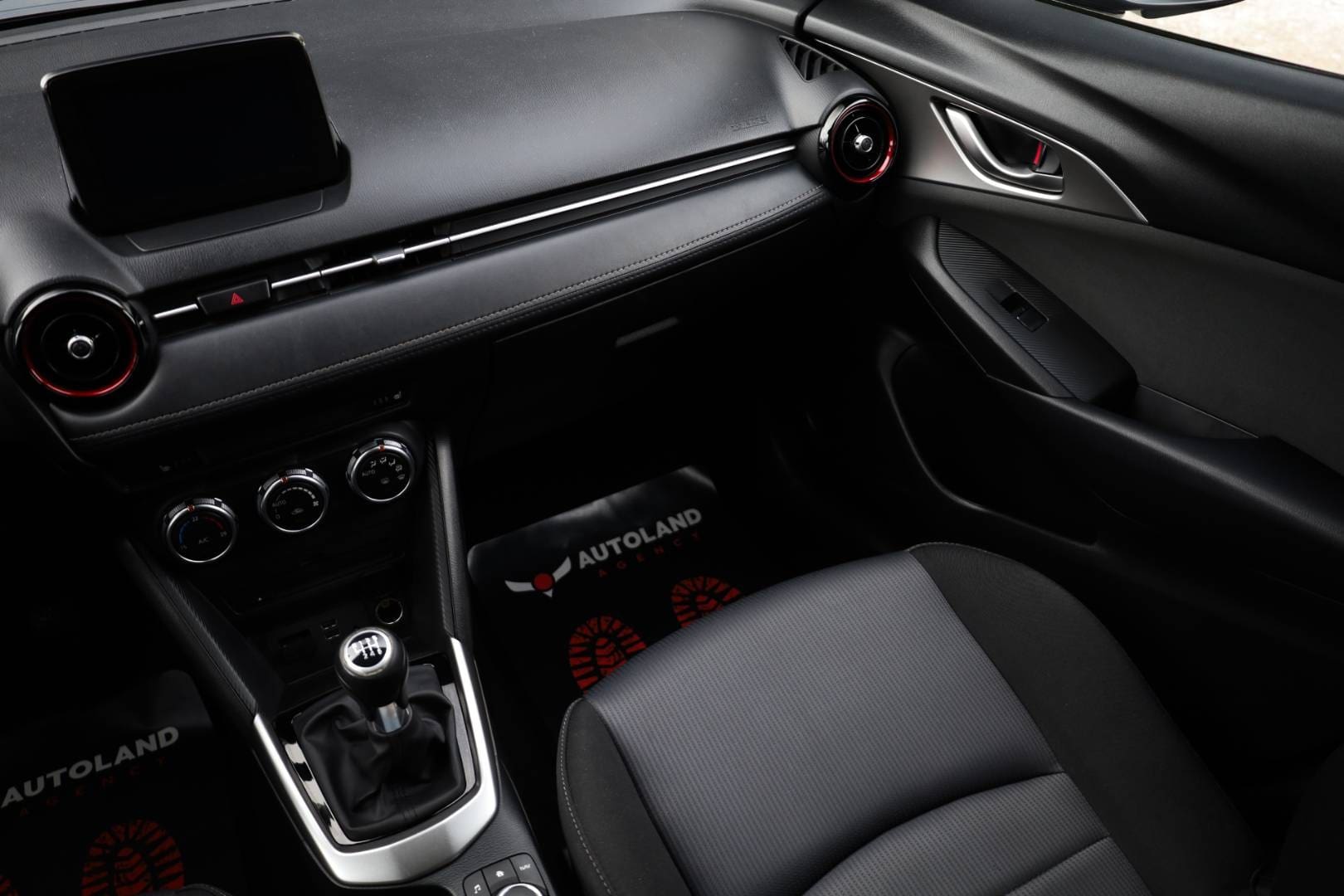 Mazda-CX-3-20-Skyactiv-G120-Attraction-13