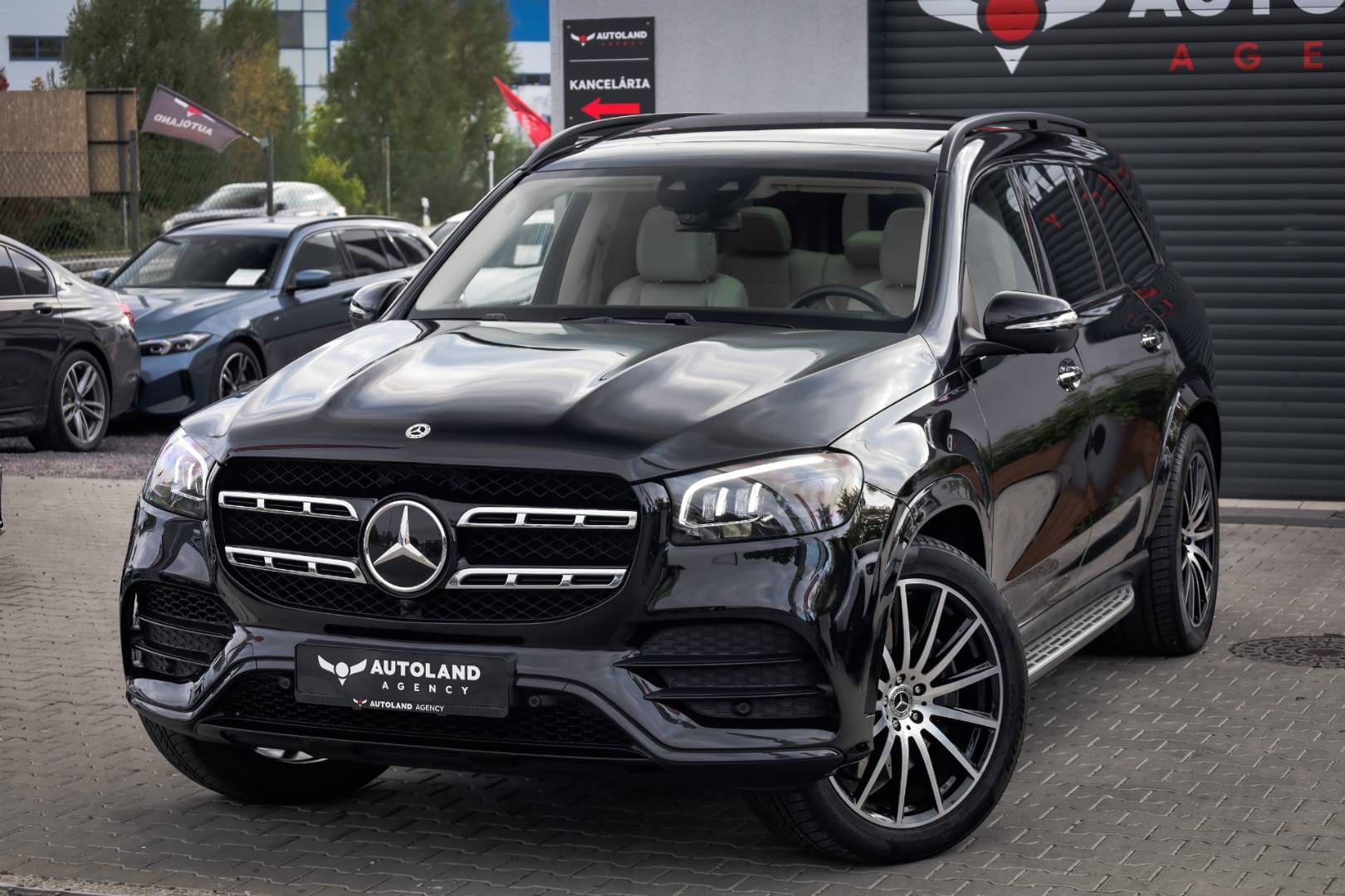 Mercedes-Benz-GLS-400-d-4MATIC-AT-1