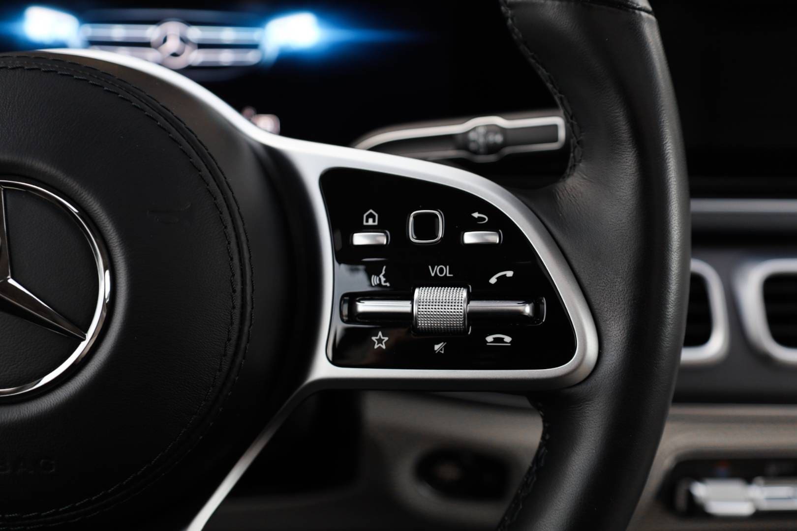 Mercedes-Benz-GLS-400-d-4MATIC-AT-19