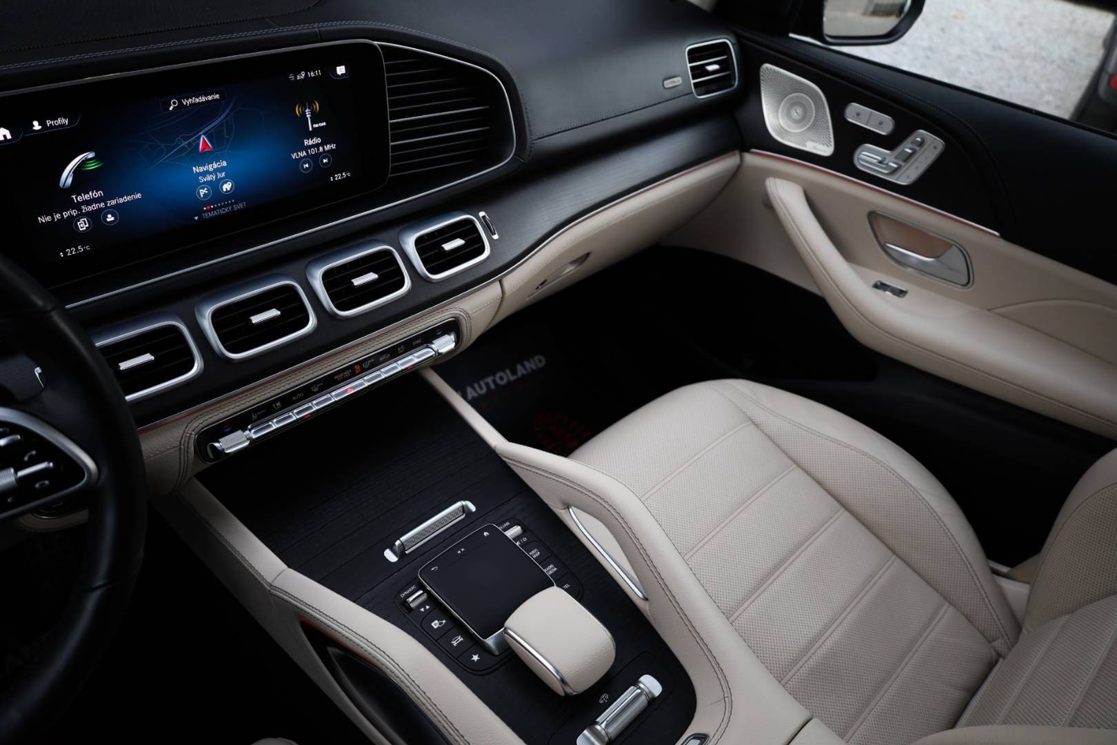 Mercedes-Benz-GLS-400-d-4MATIC-AT-26