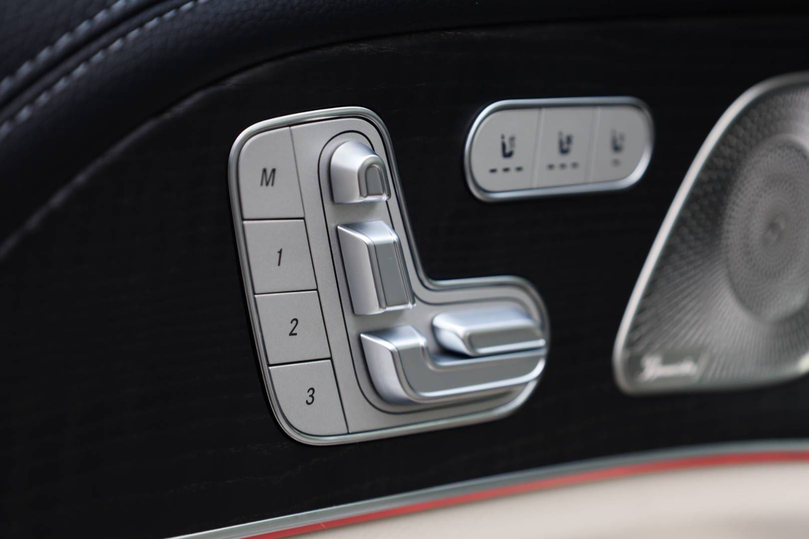 Mercedes-Benz-GLS-400-d-4MATIC-AT-44