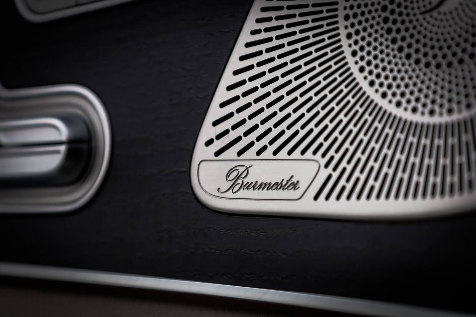 Mercedes-Benz-GLS-400-d-4MATIC-AT-47