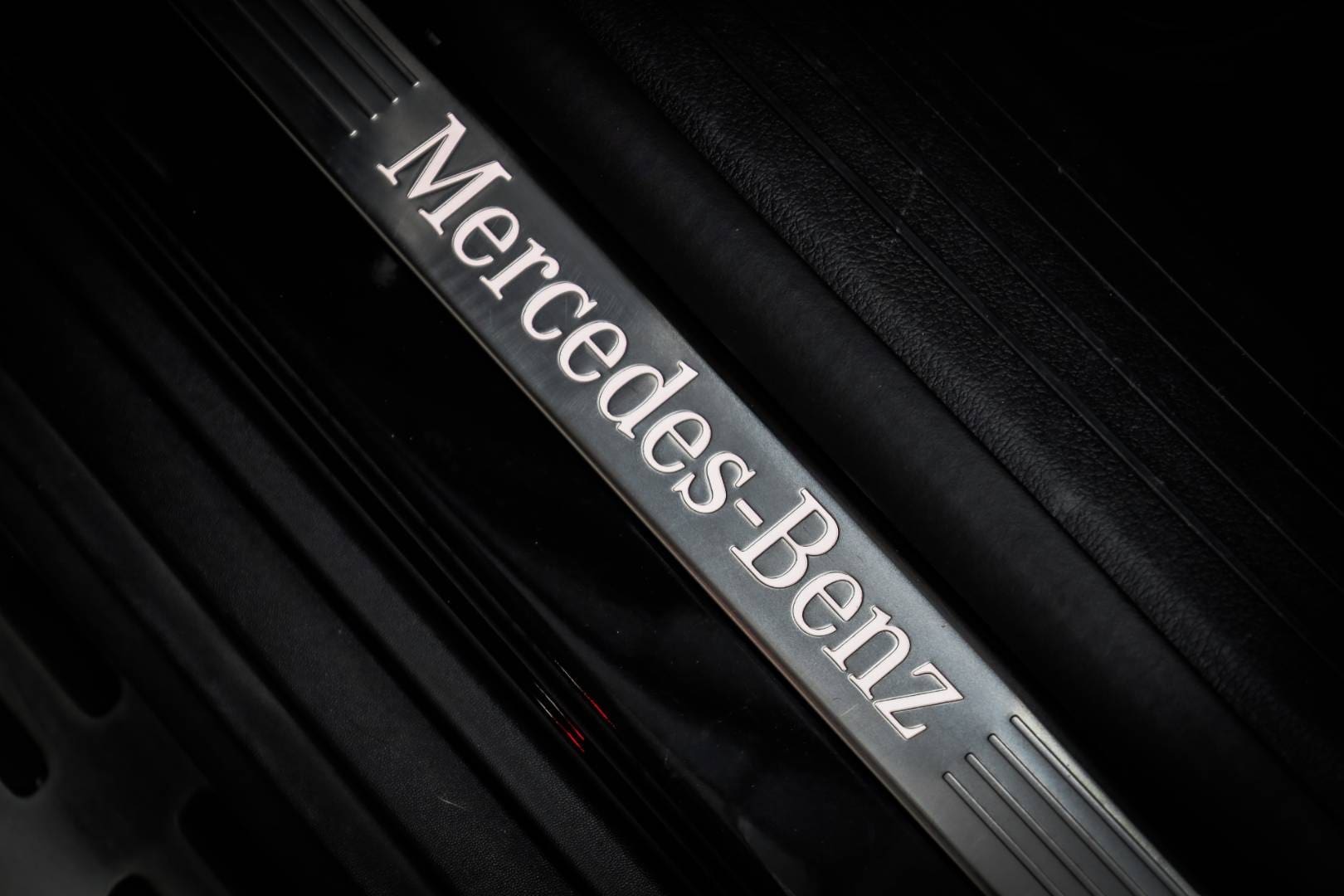 Mercedes-Benz-GLS-400-d-4MATIC-AT-54