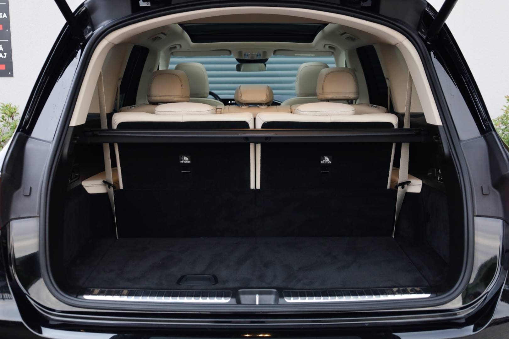 Mercedes-Benz-GLS-400-d-4MATIC-AT-55