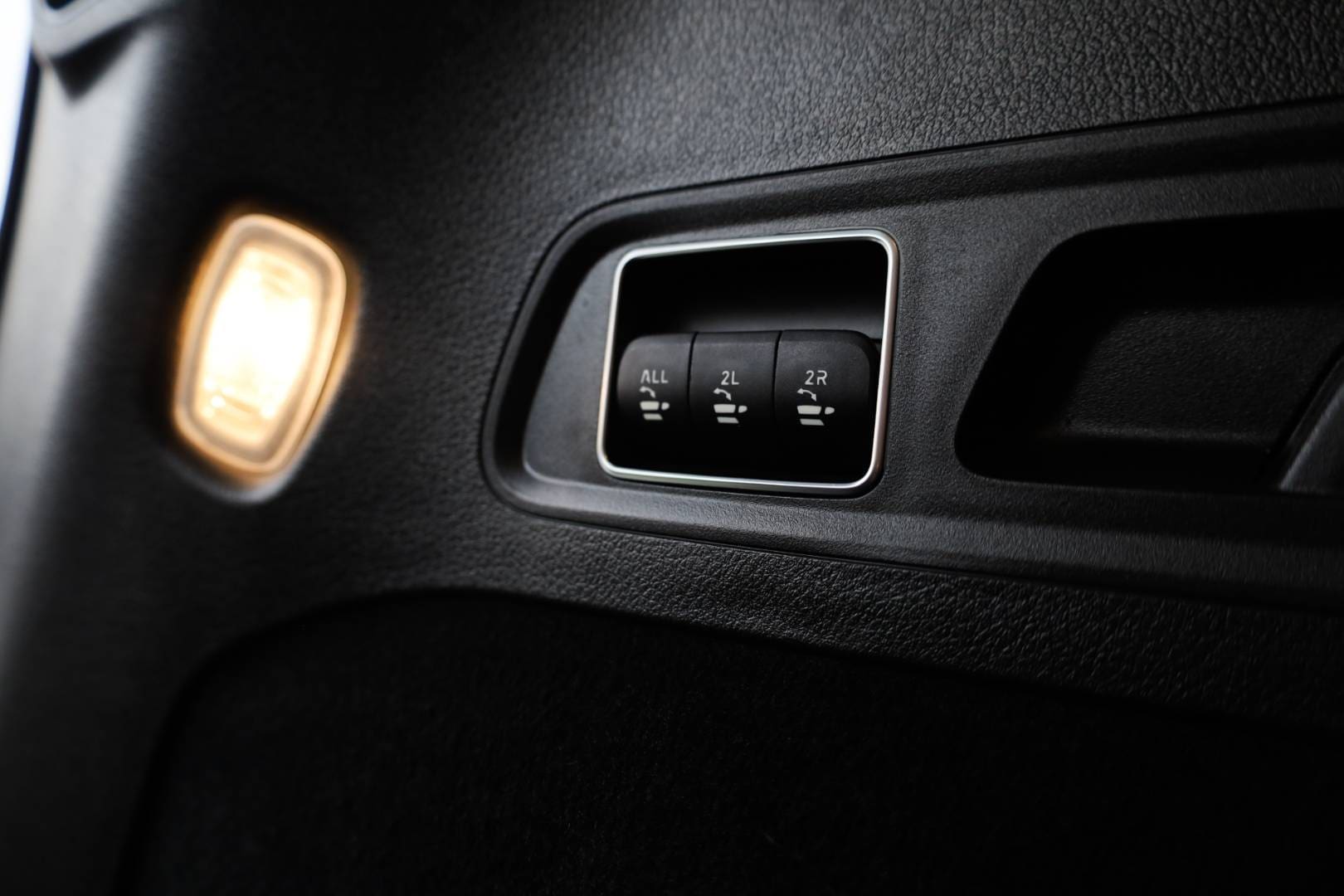 Mercedes-Benz-GLS-400-d-4MATIC-AT-58